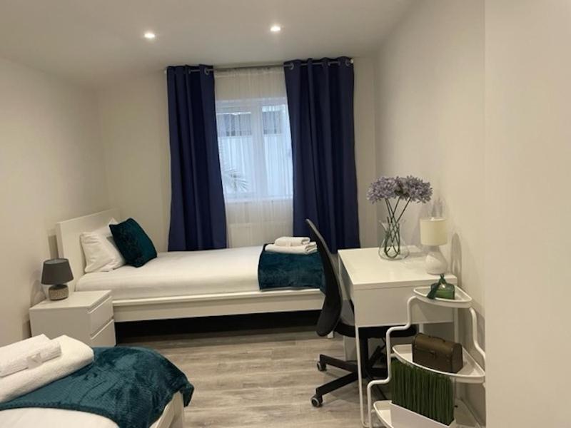 2 Bedroom Serviced Apartment ลอนดอน ภายนอก รูปภาพ